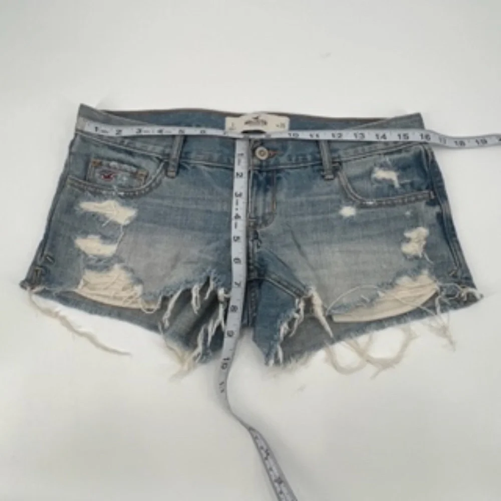 Hollister Women's Distressed Frayed Hem Jean Shorts Size w3/26